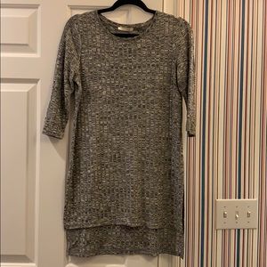NWOT Gray 3/4 sleeve top